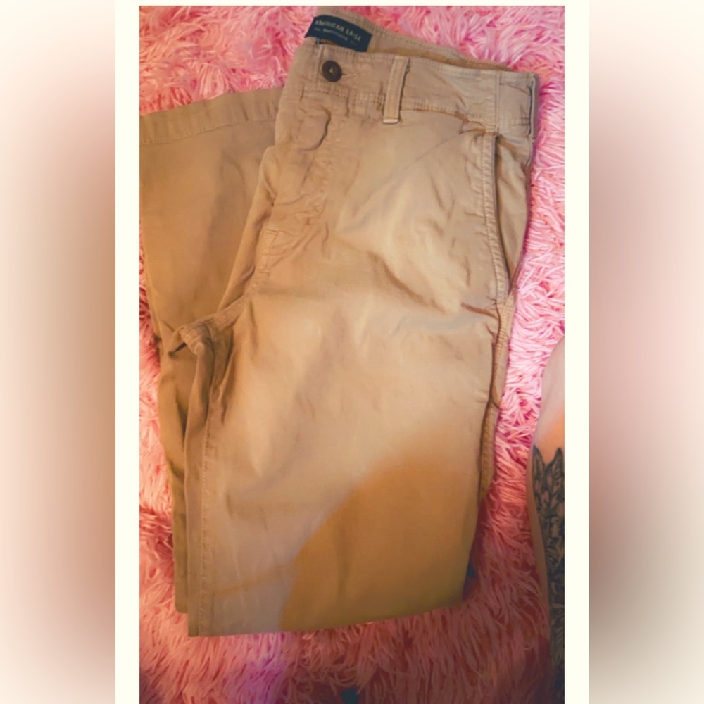 Men’s American Eagle Pants.
